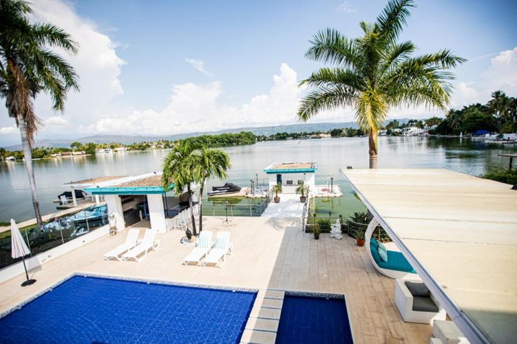 Casa de 6 alcobas en venta en Girardot, Girardot, 850 m² · foto 3 de 24