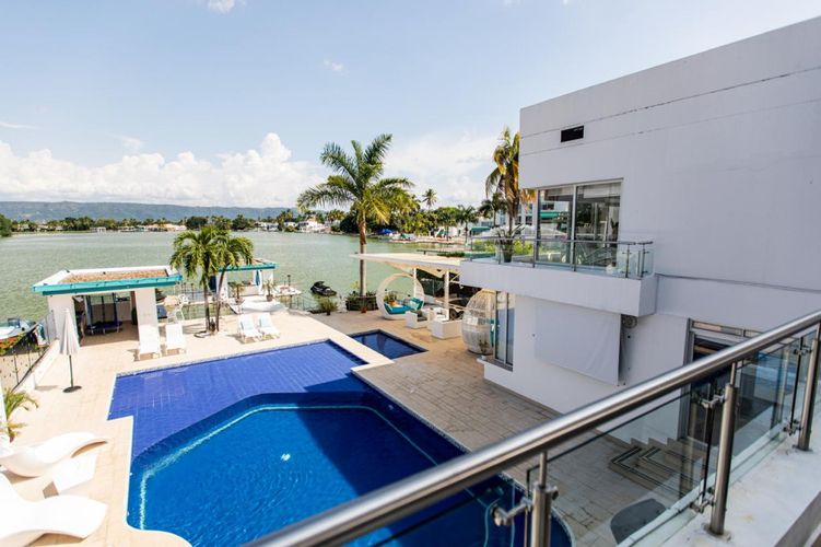 Casa de 6 alcobas en venta en Girardot, Girardot, 850 m² · foto 5 de 24