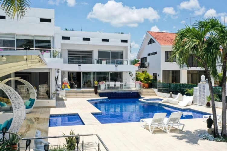Casa de 6 alcobas en venta en Girardot, Girardot, 850 m² · foto 6 de 24