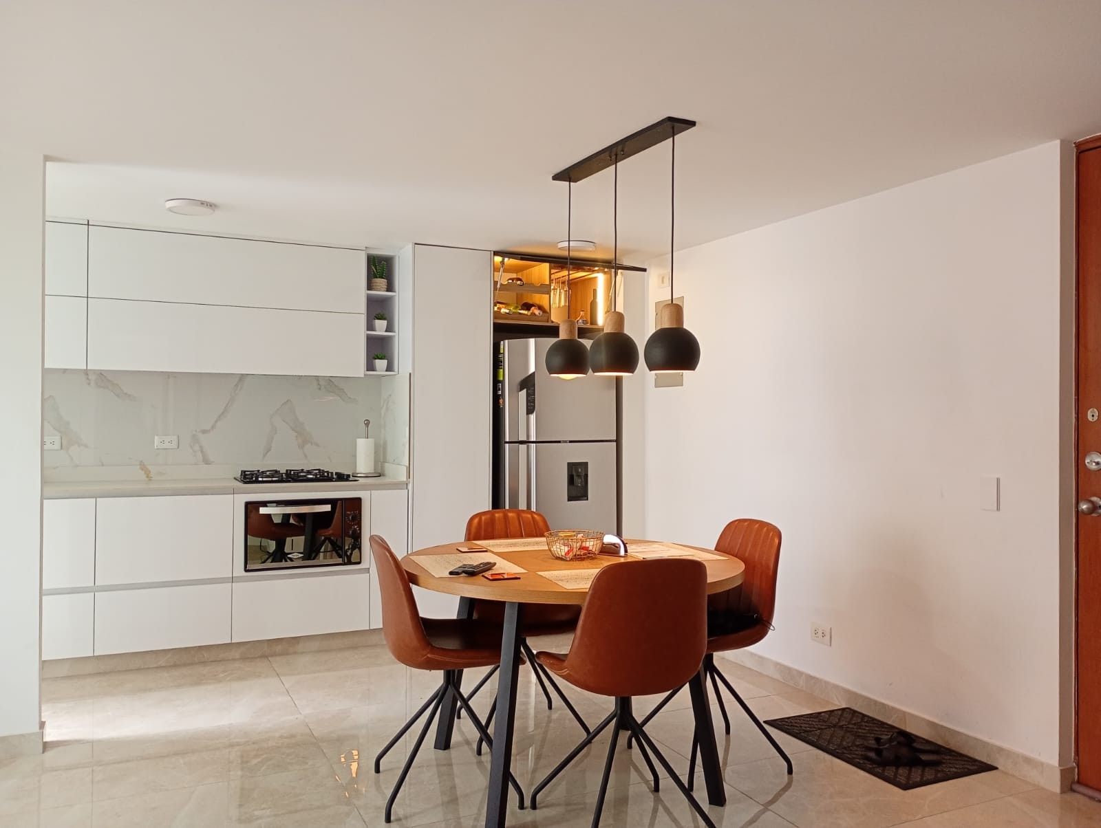 Apartamento en arriendo en Laureles, Medellín · foto 3 de 17