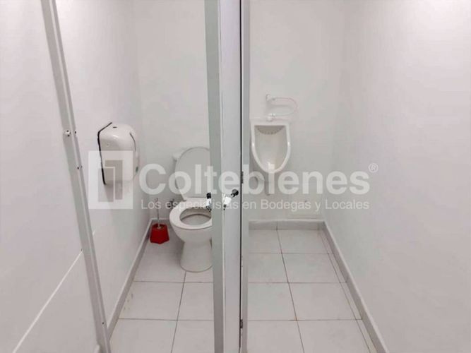 Local en venta en El Poblado, Medellín, 966 m² · foto 13 de 17