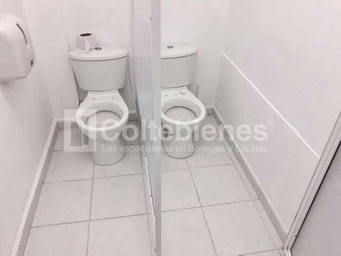 Local en venta en El Poblado, Medellín, 966 m² · foto 15 de 17