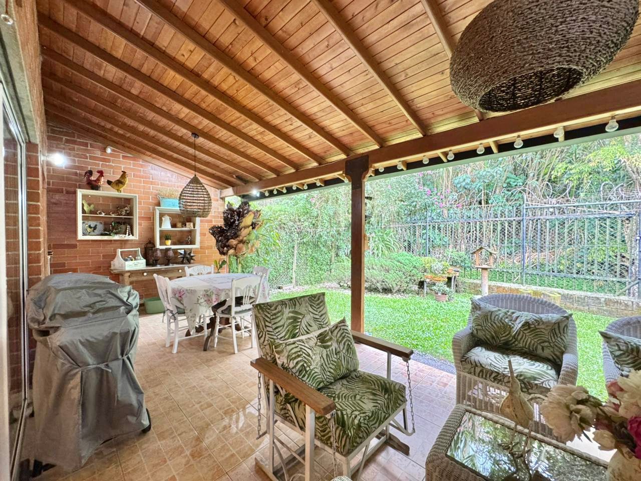 Casa en Arriendo en Loma del Escobero, Envigado