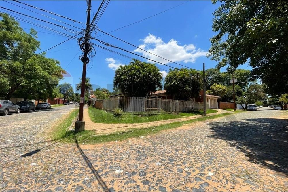 TERRENO EN ESQUINA EN YCUÁ SATÍ-ASUNCIÓN EN VENTA (940 M2) — foto 3