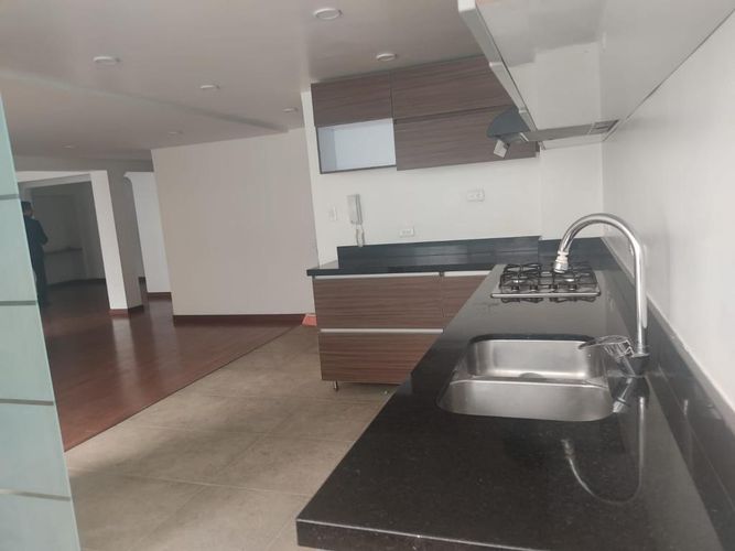 Apartamento en venta en Santa Barbara Central, Bogotá · foto 6 de 24