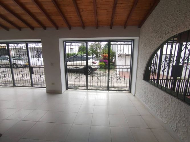 Casa de 6 alcobas en venta en Urbanizacion Diamante Ii Etapa, Bucaramanga, 190 m² · foto 3 de 24