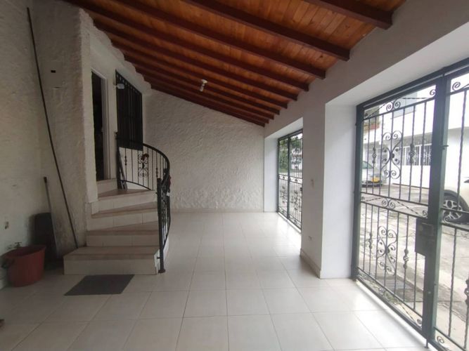 Casa de 6 alcobas en venta en Urbanizacion Diamante Ii Etapa, Bucaramanga, 190 m² · foto 4 de 24