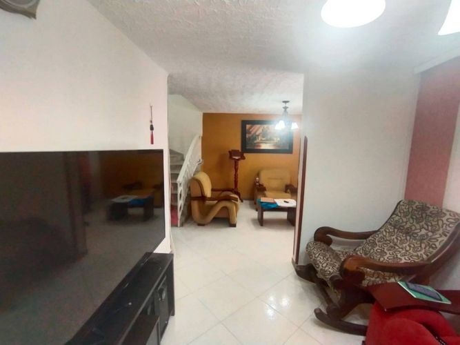 Casa de 6 alcobas en venta en Urbanizacion Diamante Ii Etapa, Bucaramanga, 190 m² · foto 7 de 24