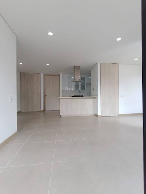 Apartamento de 2 alcobas en arriendo en Camino Verde, Envigado, 82 m² · foto 6 de 18