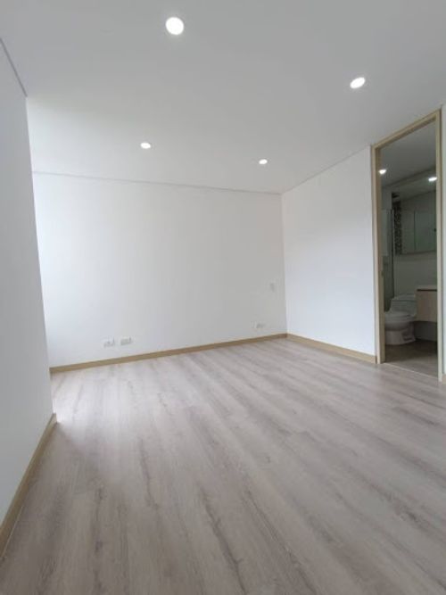 Apartamento de 2 alcobas en arriendo en Camino Verde, Envigado, 82 m² · foto 16 de 18