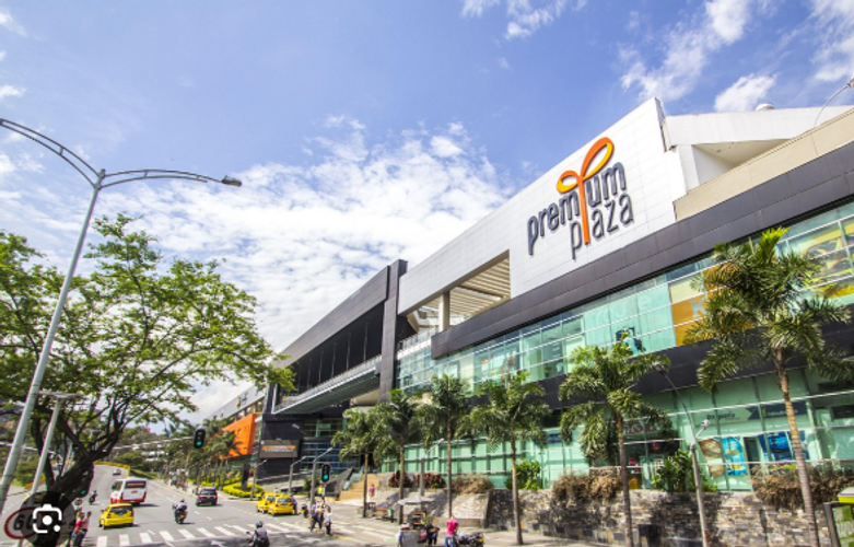 Local en venta en El Poblado, Medellín, 63 m² · foto 2 de 16