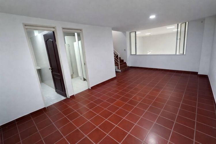 Edificio en arriendo en El Cedro, Cali, 900 m² · foto 3 de 16