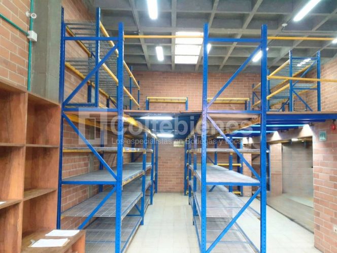 Warehouse for rent in Las Lomitas, Sabaneta