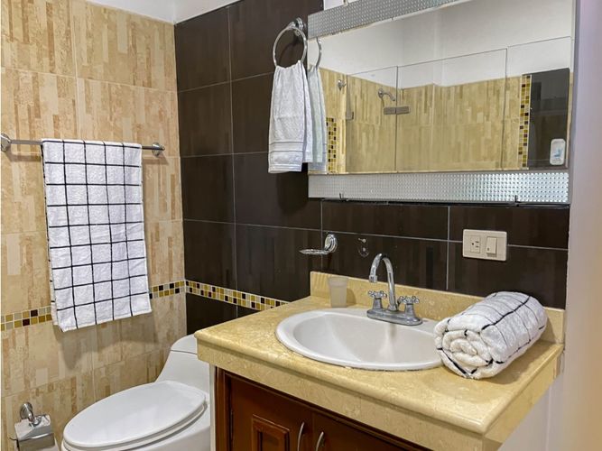 Casa de 5 alcobas en venta en Pilas De Dapa, Yumbo, 250 m² · foto 11 de 15