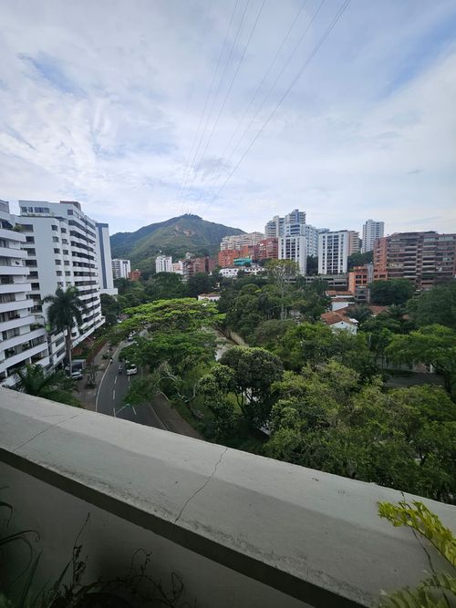 Apartamento de 4 alcobas en venta en El Peñon, Cali, 175 m² · foto 2 de 13