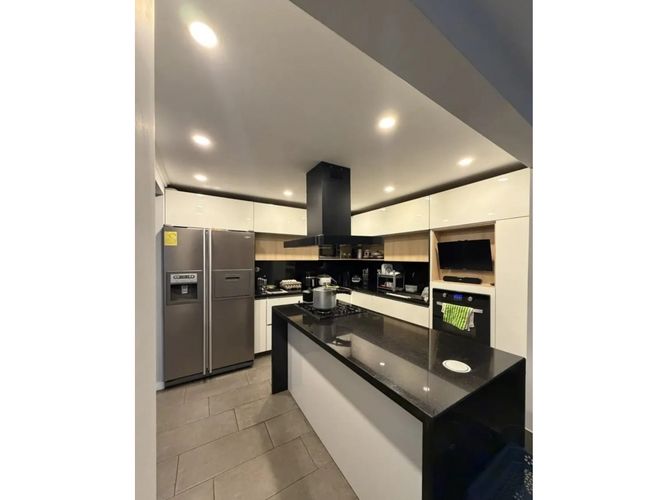 Casa de 3 alcobas en venta en La Gloria, Medellín, 280 m² · foto 3 de 18