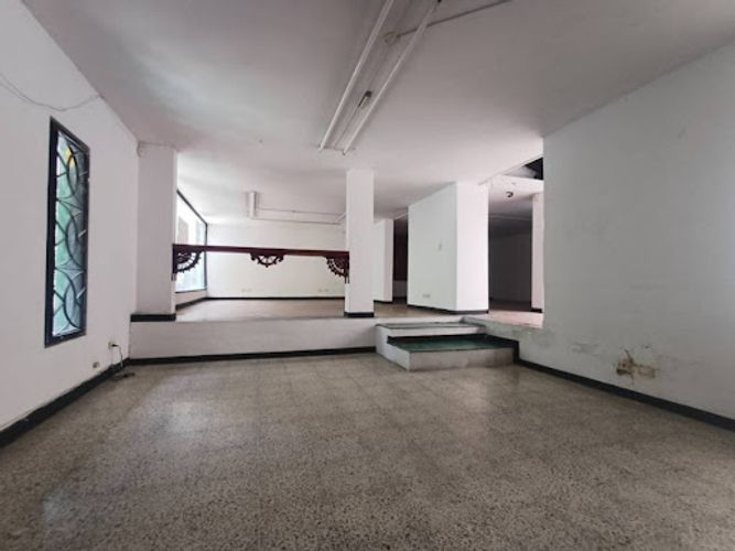 Casa de 5 alcobas en arriendo en Lalinde, Medellín, 300 m² · foto 3 de 23