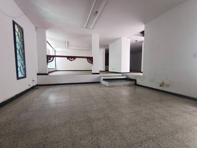 Casa de 5 alcobas en arriendo en Lalinde, Medellín, 300 m² · foto 4 de 23