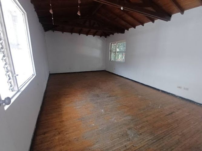 Casa de 5 alcobas en arriendo en Lalinde, Medellín, 300 m² · foto 13 de 23