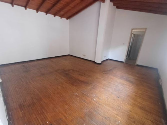 Casa de 5 alcobas en arriendo en Lalinde, Medellín, 300 m² · foto 20 de 23