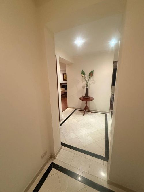 Apartamento de 2 alcobas en venta en Calleja Baja, Bogotá, 95 m² · foto 3 de 9