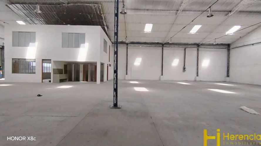 Bodega en arriendo en La Tablaza, La Estrella, 850 m² · foto 4 de 17