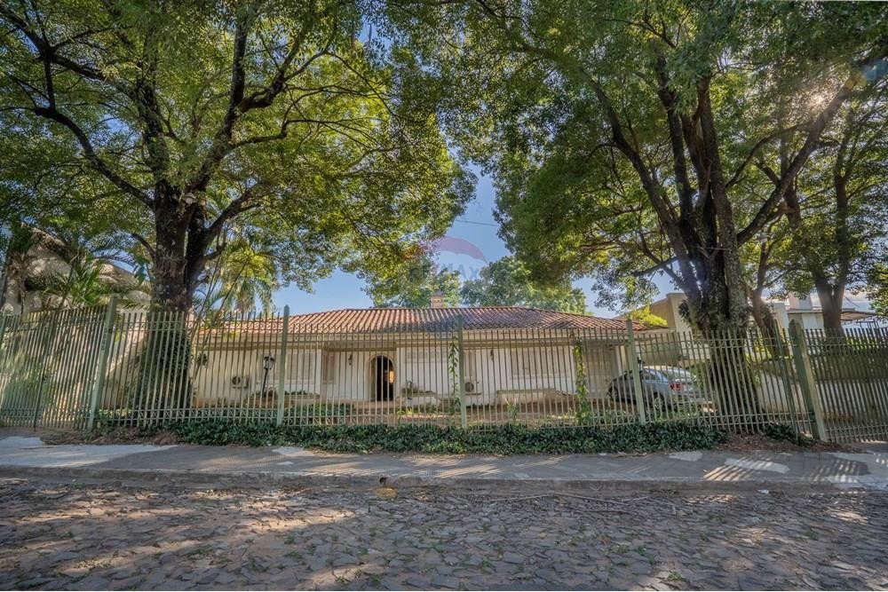 Exclusiva propiedad de 1055 m² en venta en Mcal. Estigarribia, Asunción. — foto 2