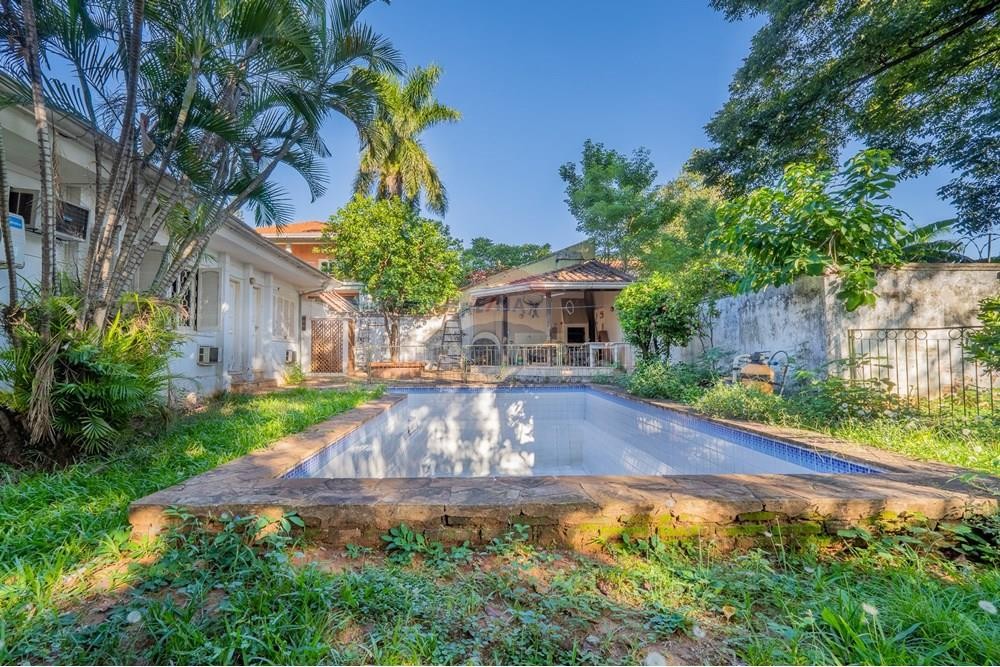 Exclusiva propiedad de 1055 m² en venta en Mcal. Estigarribia, Asunción. — foto 3
