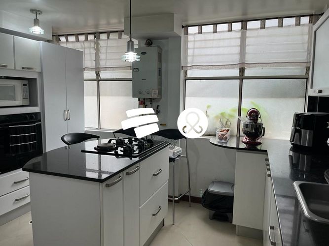 Casa de 3 alcobas en venta en El Poblado, Medellín, 250 m² · foto 7 de 24