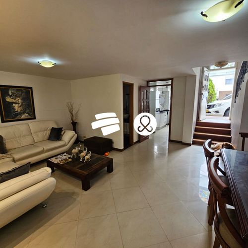 Casa de 3 alcobas en venta en El Poblado, Medellín, 250 m² · foto 19 de 24