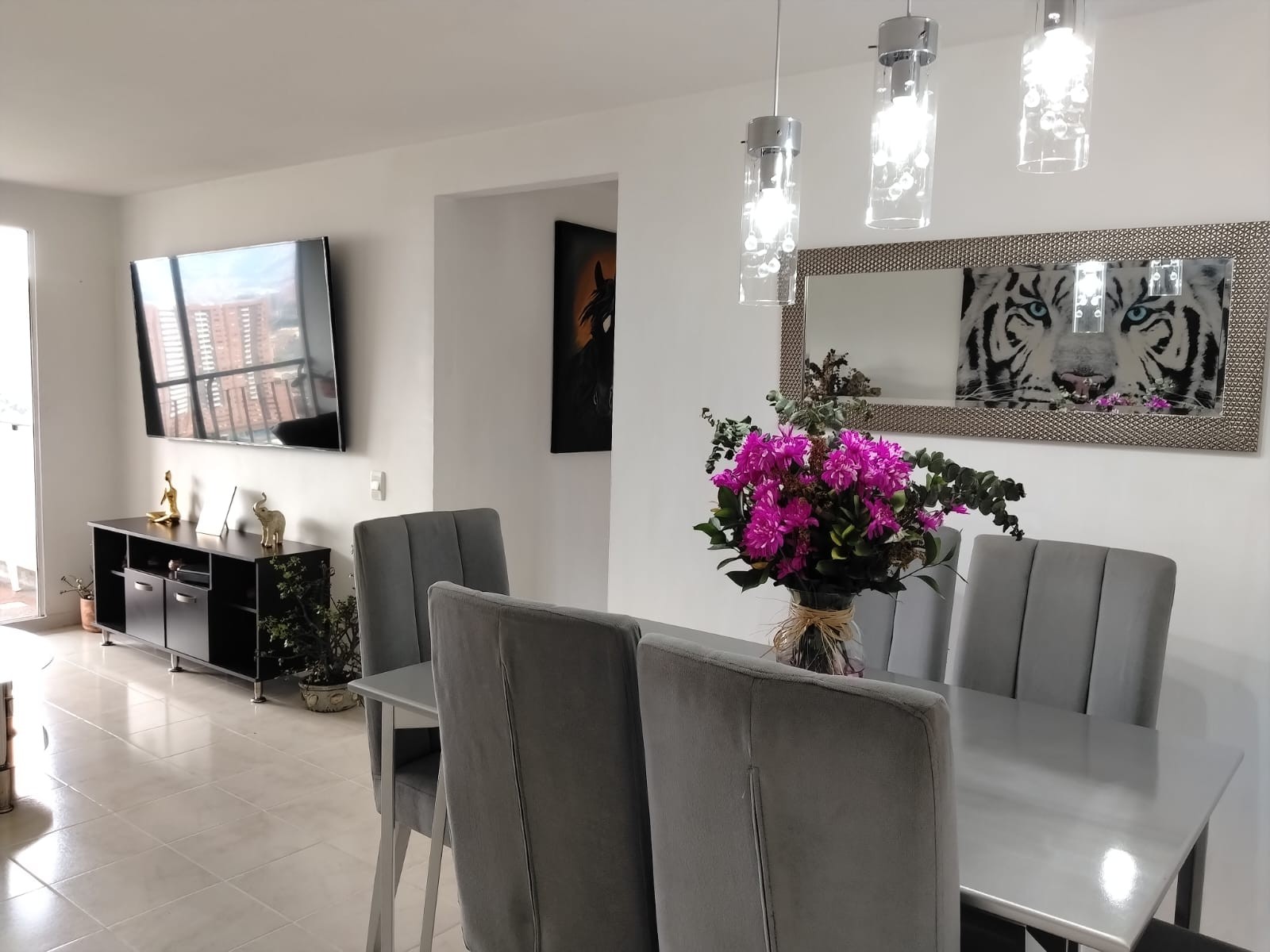 Apartamento en venta en El Poblado, Medellín · foto 2 de 19