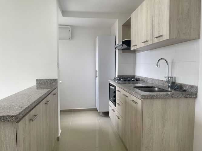 Apartamento de 3 alcobas en venta en Las Lomitas, Sabaneta, 67 m² · foto 4 de 19