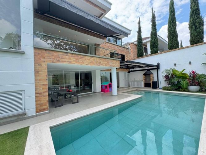 Casa de 6 alcobas en venta en Ruitoque Condominio, Piedecuesta, 500 m² · foto 2 de 24
