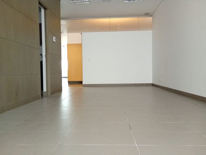 Oficina en arriendo en El Poblado, Medellín, 40 m² · foto 3 de 11