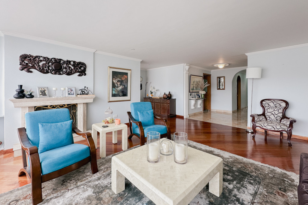 Apartamento en venta en Santa Barbara, Bogotá · foto 2 de 24