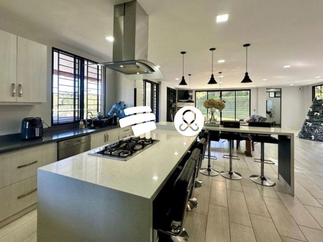Casa de 4 alcobas en venta en San Luis, Rionegro, 243 m² · foto 6 de 18
