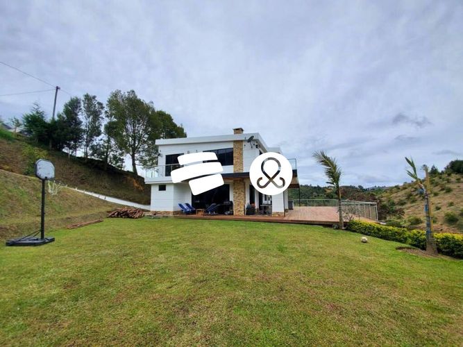Casa de 4 alcobas en venta en San Luis, Rionegro, 243 m² · foto 17 de 18