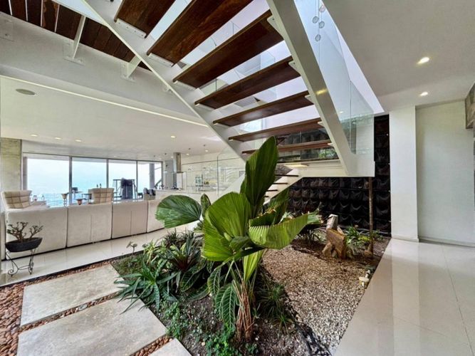 Casa de 4 alcobas en venta en El Poblado, Medellín, 780 m² · foto 6 de 24
