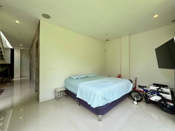 Casa de 4 alcobas en venta en El Poblado, Medellín, 780 m² · foto 9 de 24