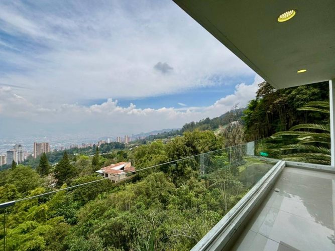 Casa de 4 alcobas en venta en El Poblado, Medellín, 780 m² · foto 10 de 24