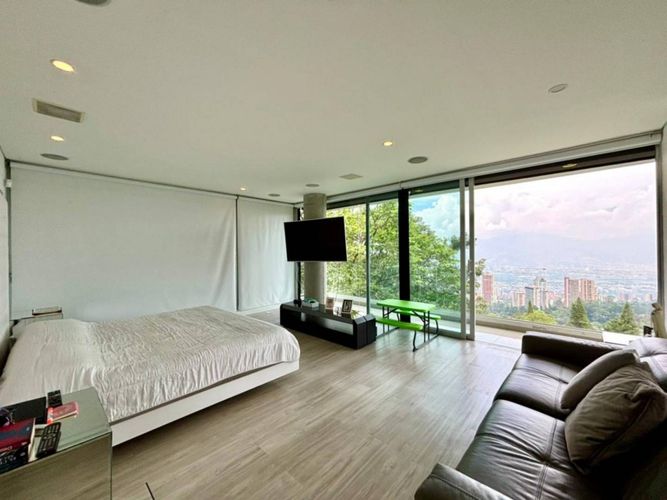 Casa de 4 alcobas en venta en El Poblado, Medellín, 780 m² · foto 14 de 24