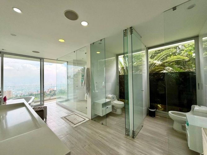 Casa de 4 alcobas en venta en El Poblado, Medellín, 780 m² · foto 16 de 24