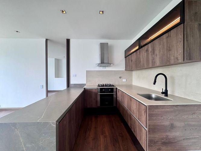 Apartaestudio en arriendo en Urbanización Las Cumbres, Medellín, 83 m² · foto 2 de 14