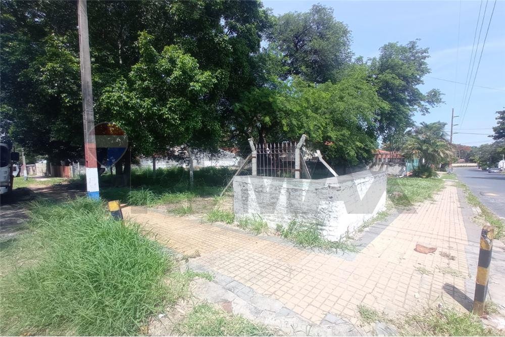 AMPLIO TERRENO EN ESQUINA. GRAN ASUNCION — foto 2