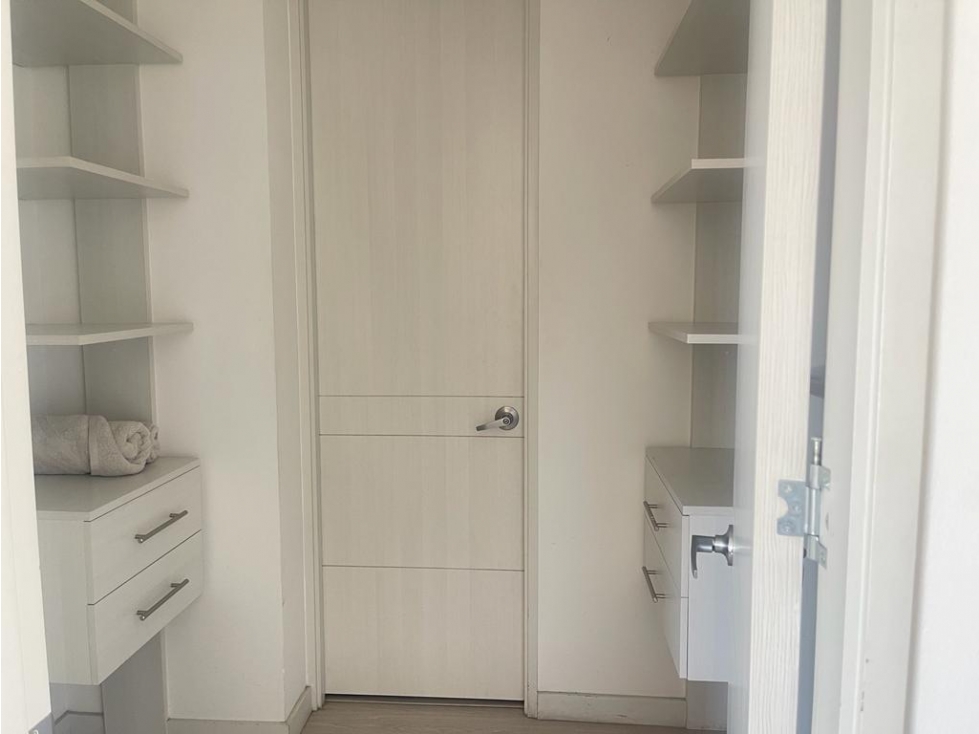 Apartamento en arriendo en La Candelaria, Medellín · foto 8 de 24