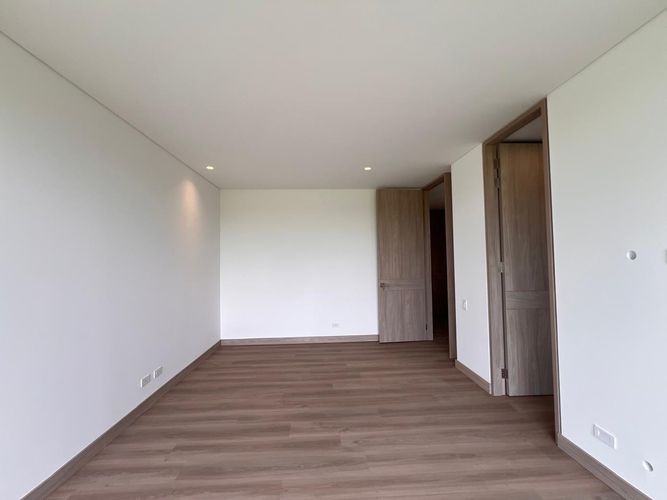 Apartamento de 3 alcobas en arriendo en Llano Grande, Rionegro, 290 m² · foto 8 de 17