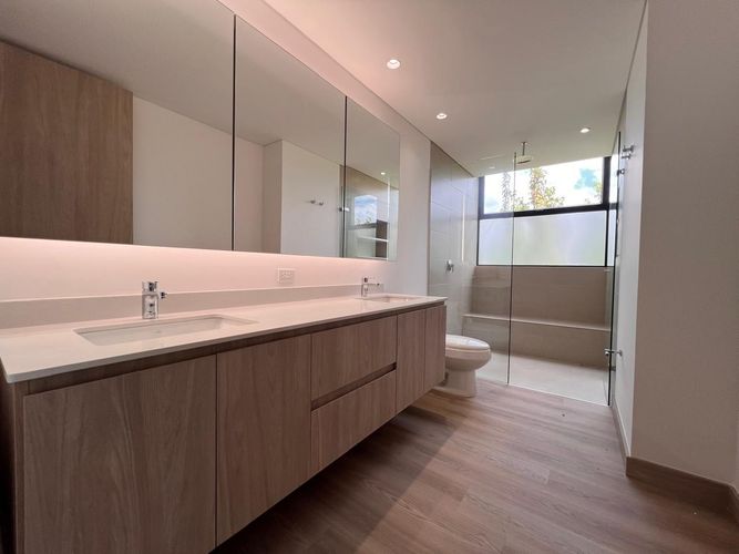 Apartamento de 3 alcobas en arriendo en Llano Grande, Rionegro, 290 m² · foto 16 de 17