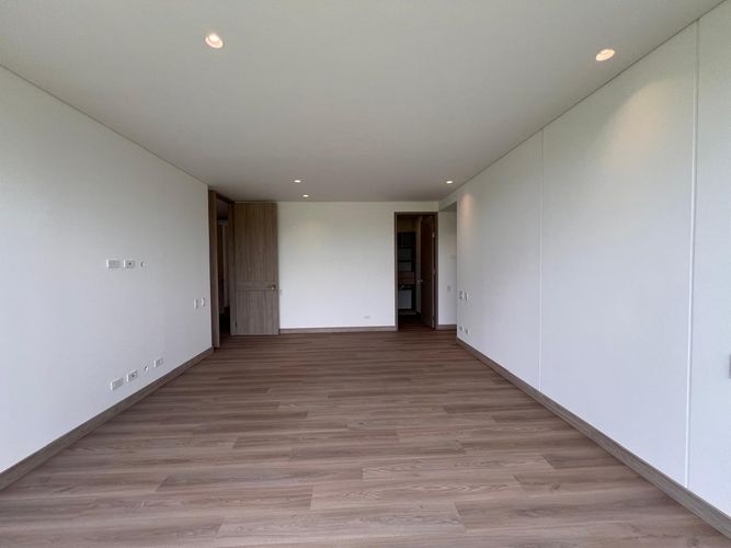 Apartamento de 3 alcobas en arriendo en Llano Grande, Rionegro, 290 m² · foto 5 de 17