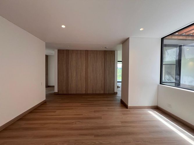 Apartamento de 3 alcobas en arriendo en Llano Grande, Rionegro, 290 m² · foto 7 de 17