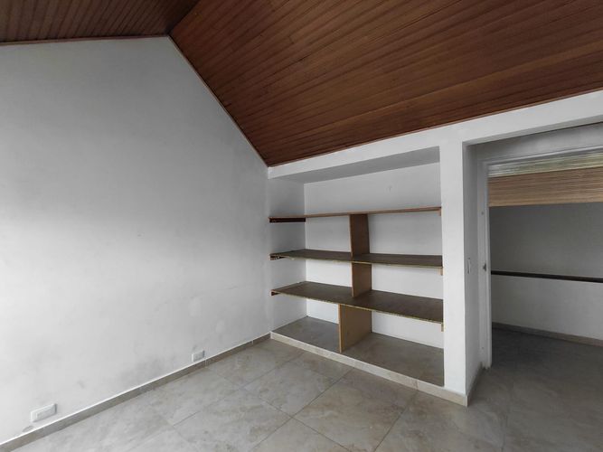 Casa de 4 alcobas en venta en Pontevedra, Bogotá, 510 m² · foto 18 de 23